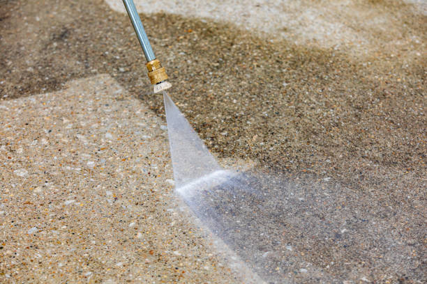 Best Sign and Awning Cleaning  in Strathmore, CA